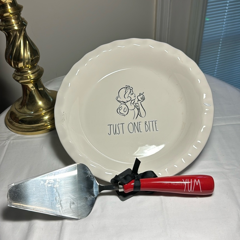 Rae Dunn Just One Bite baking dish with pie cutter